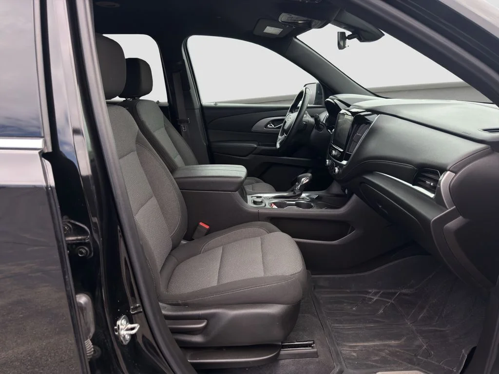 Used 2023 Black Chevrolet LT image 18