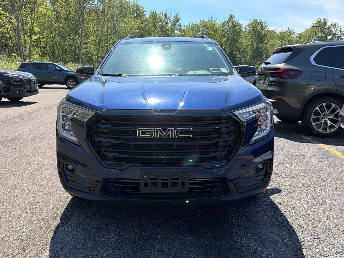 Used 2023 Marine Metallic GMC SLT image 12