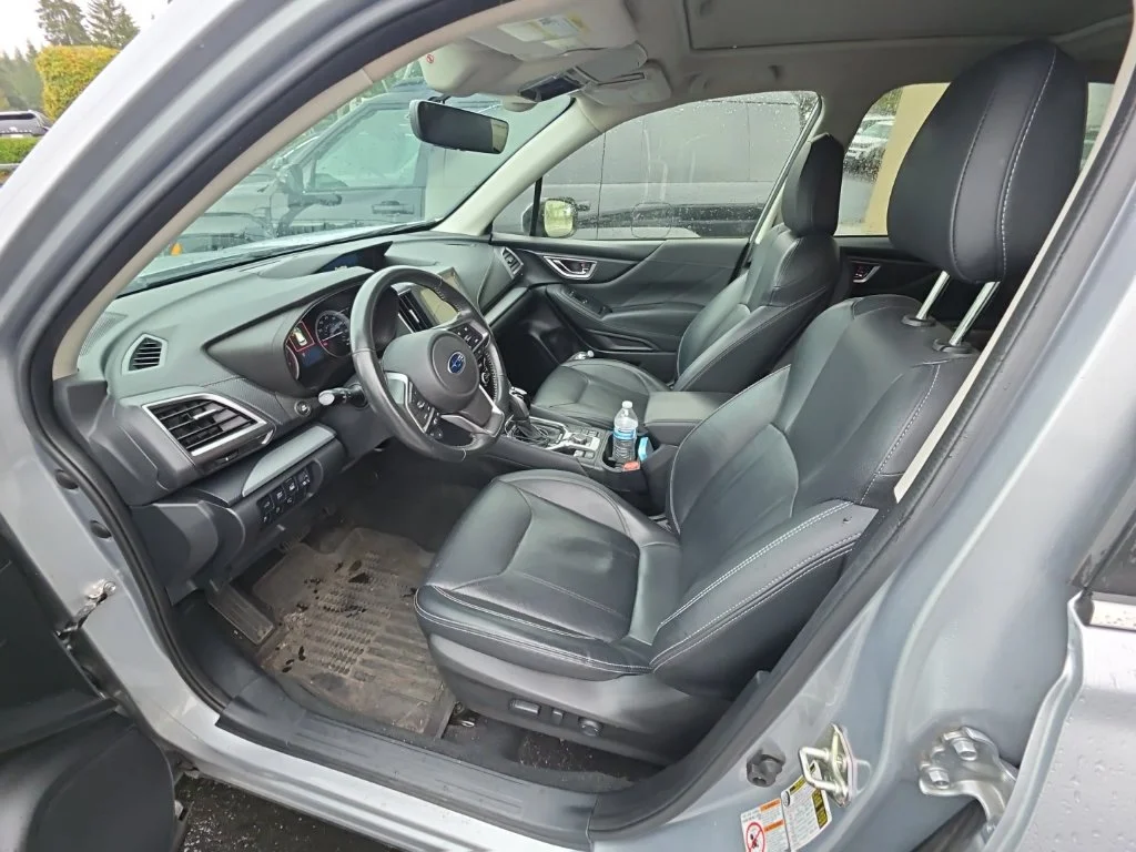Used 2019 Ice Silver Metallic Subaru Limited image 5