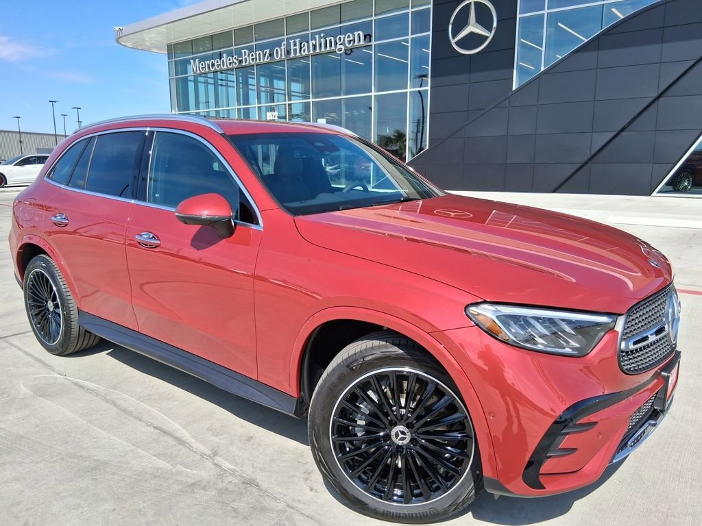New 2026 MANUFAKTUR Patagonia Red Metallic Mercedes-Benz GLC 300 image 31