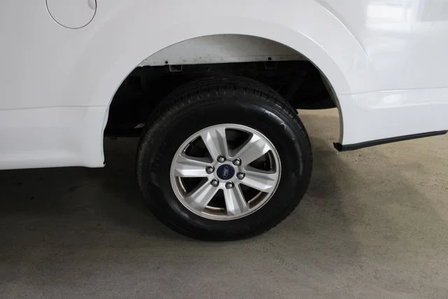 Used 2016 White Ford XL image 31