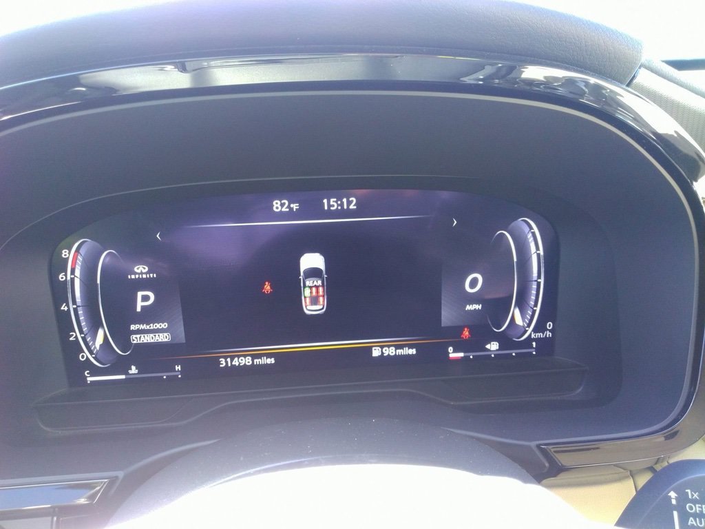 Used 2024 Silver INFINITI LUXE image 22