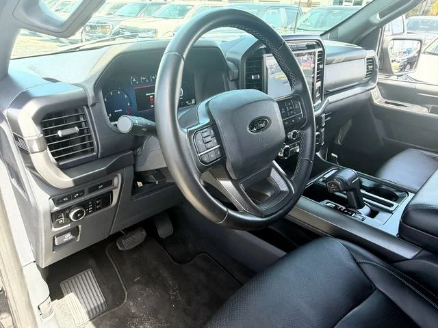 Used 2024 Black Metallic Ford XLT image 10