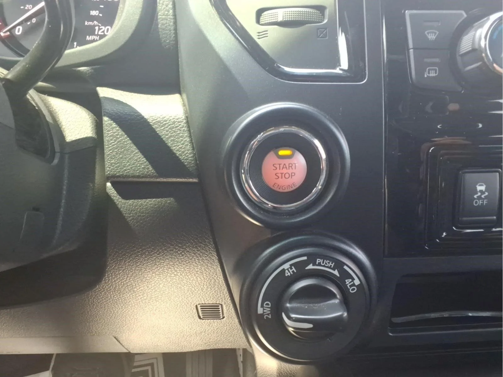 2022 Nissan Titan PRO-4X - Photo 23