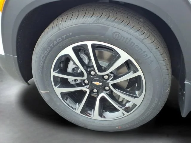 New 2026 Summit White Chevrolet LT image 15