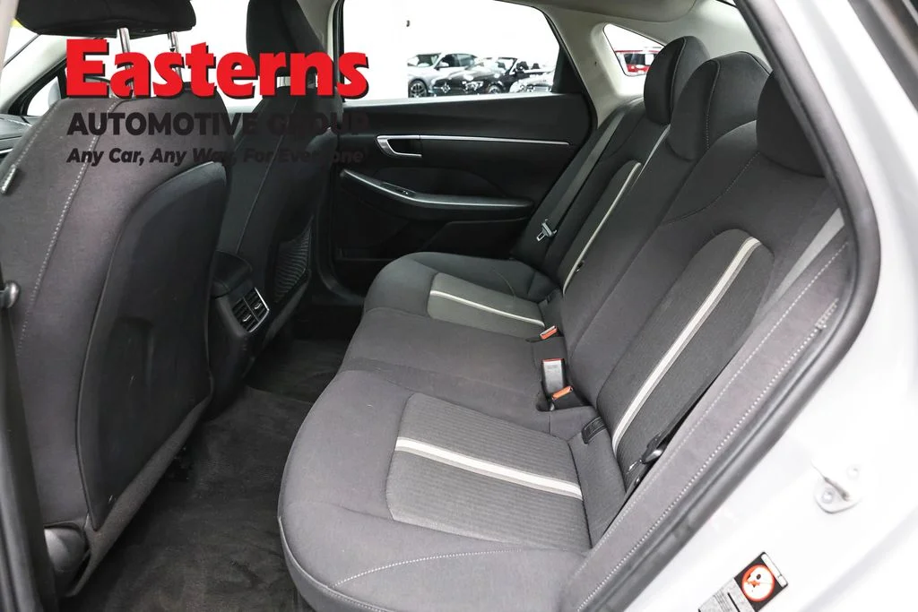 Used 2023 Silver Hyundai Blue image 21