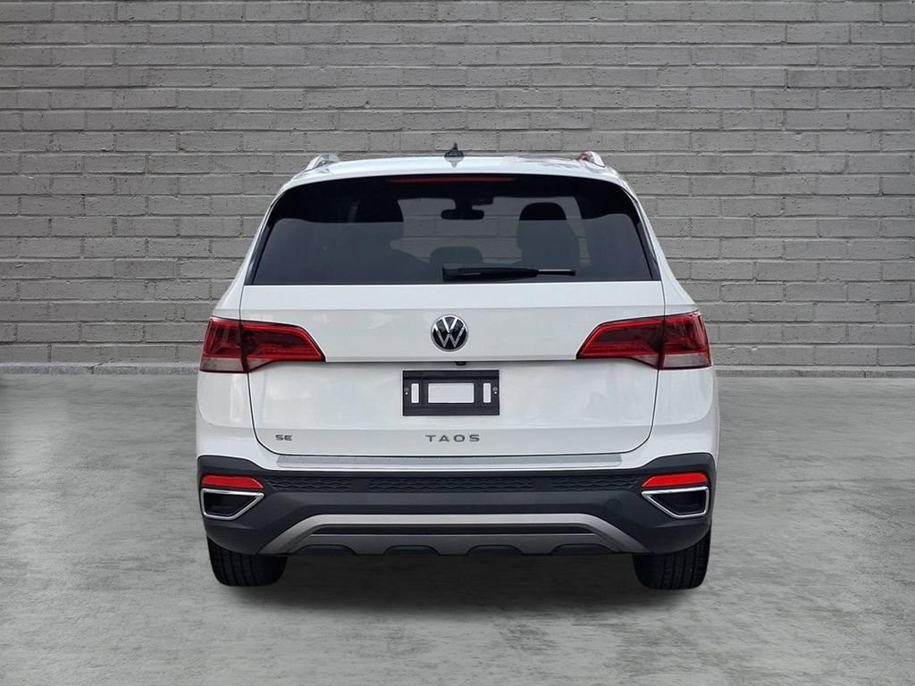 Certified Used 2023 White Volkswagen 1.5T SE image 9