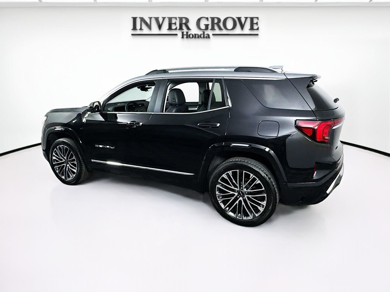 Used 2026 Ebony Twilight Metallic GMC Denali image 7