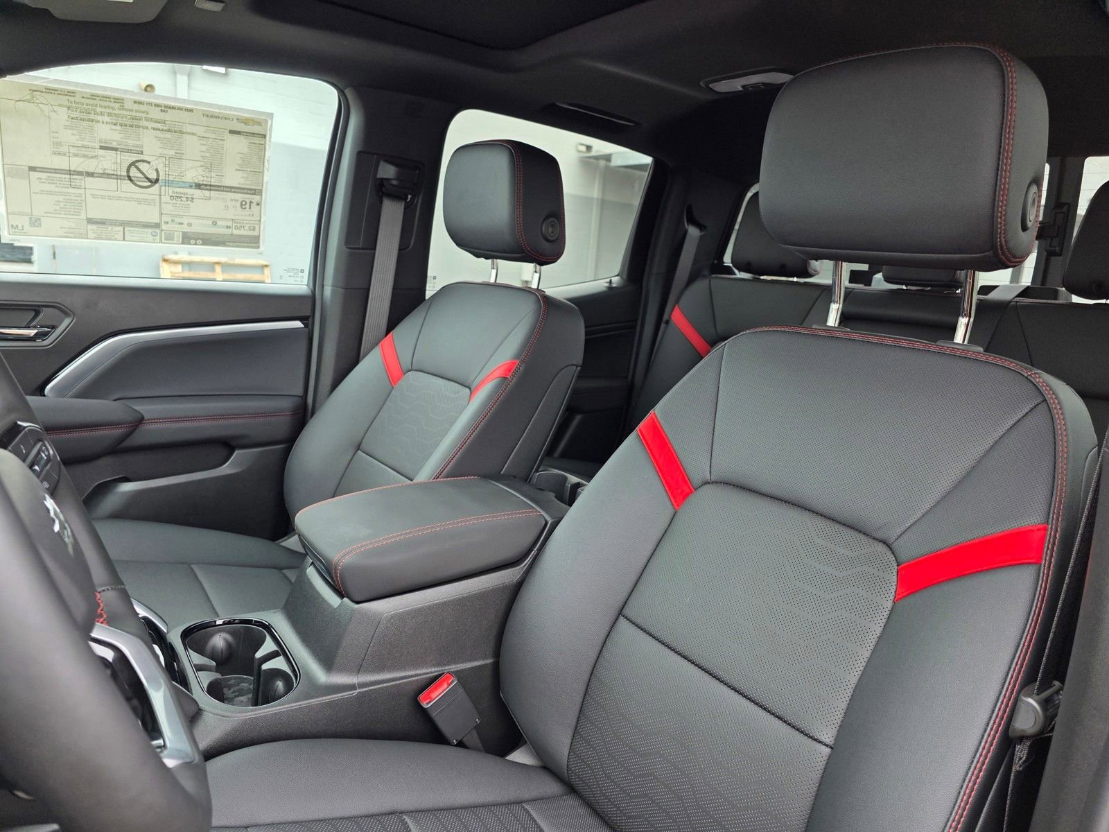 2025 Chevrolet Colorado Z71 - Photo 23