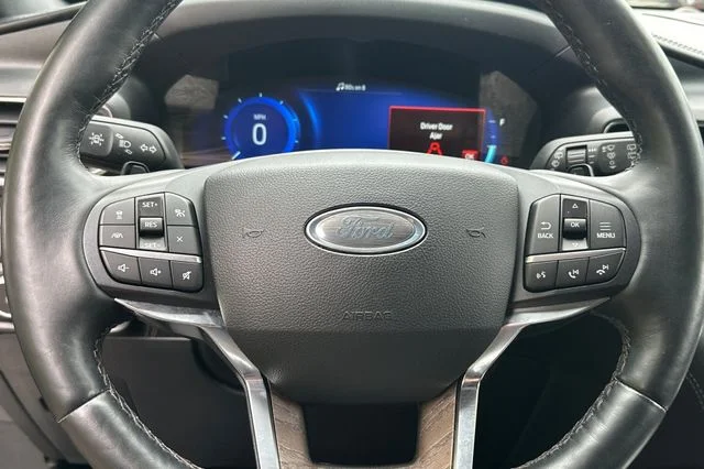 Used 2020 Gray Ford Platinum image 30