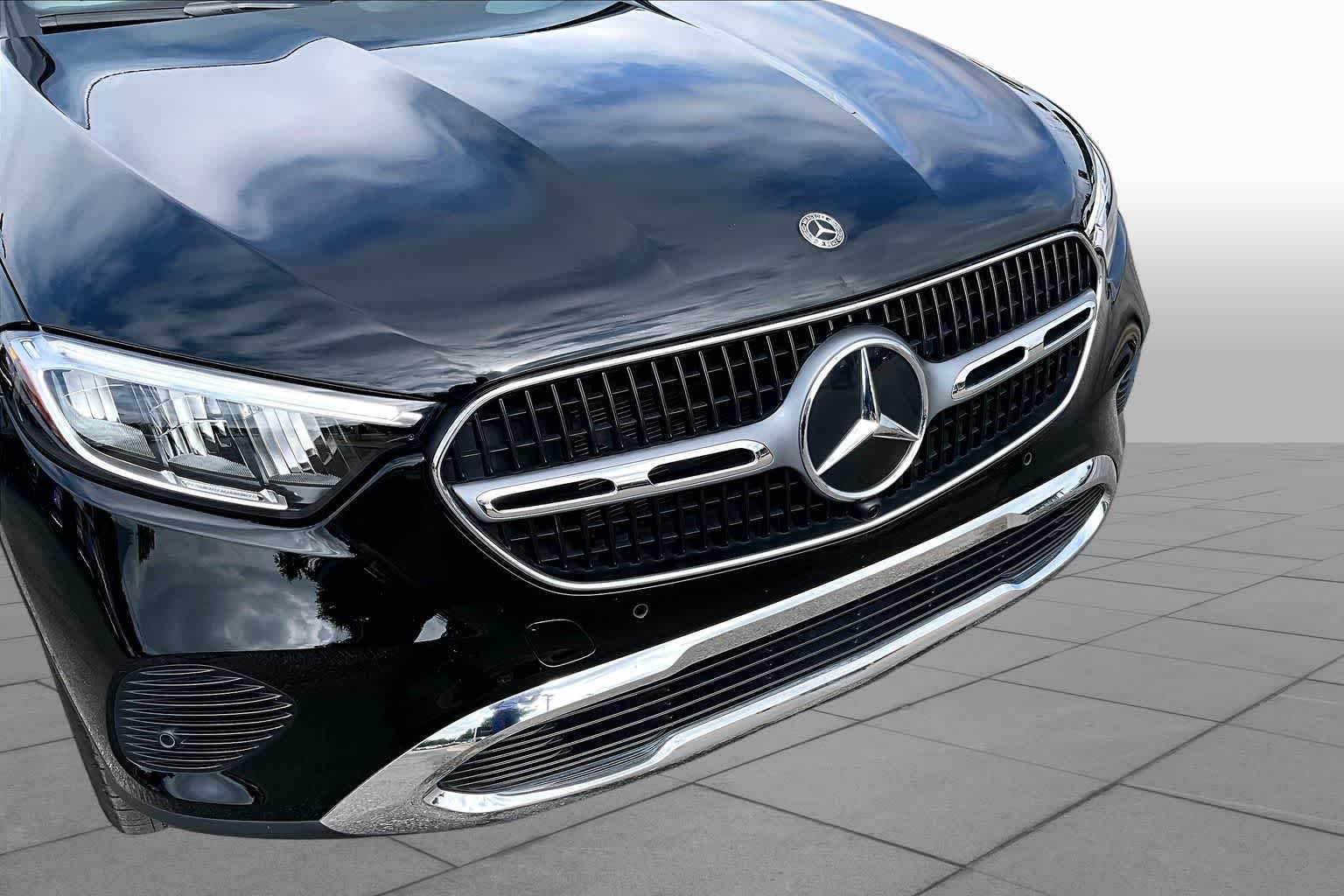 Certified Used 2024 Black Mercedes-Benz GLC 300 image 30