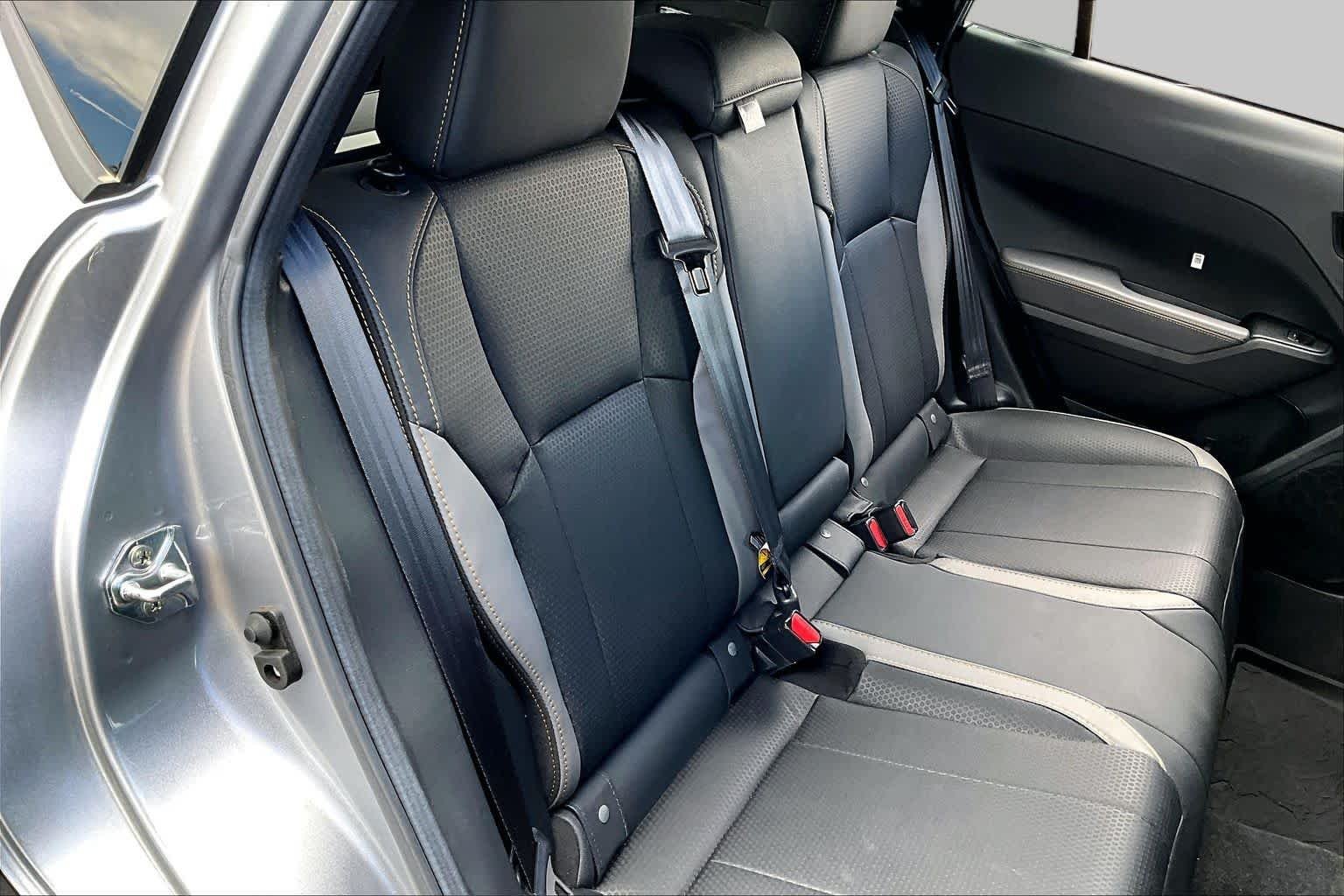Used 2025 Ice Silver Metallic Subaru Wilderness image 17