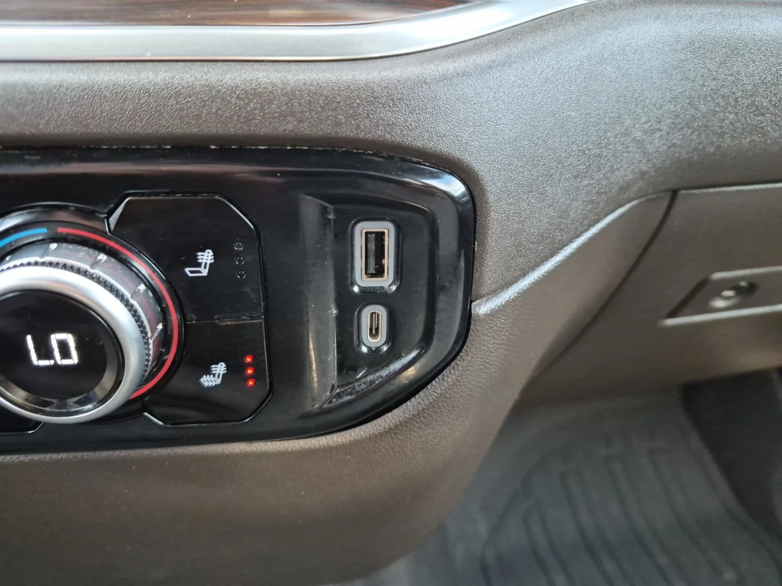 Used 2022 Quicksilver Metallic GMC SLT image 18