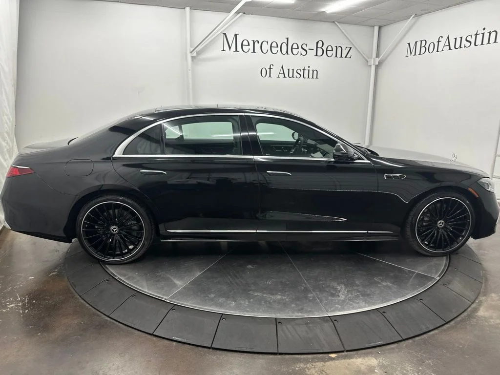 New 2027 Black Mercedes-Benz S 580 image 8
