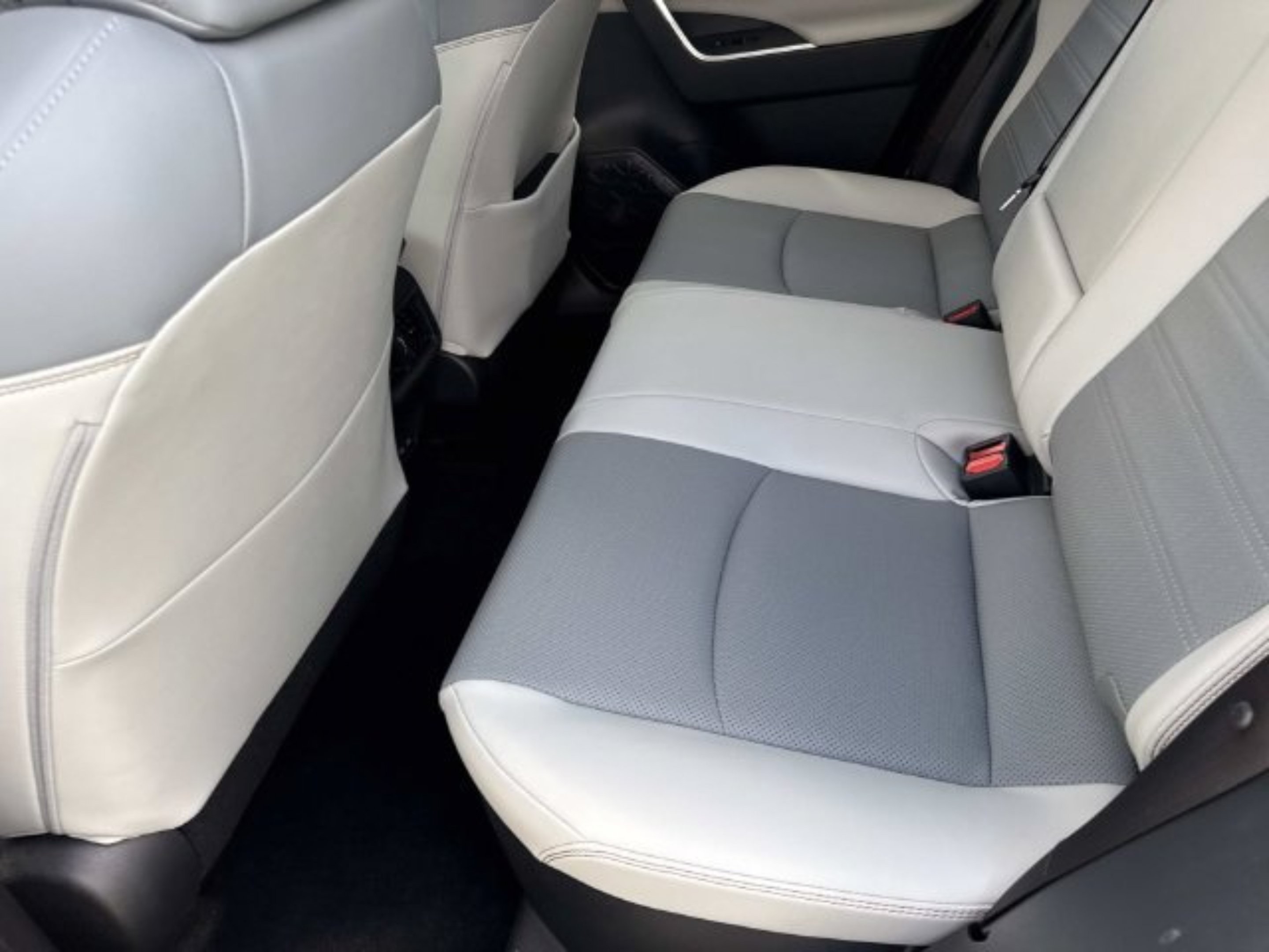 2024 Toyota RAV4 Limited - Photo 9