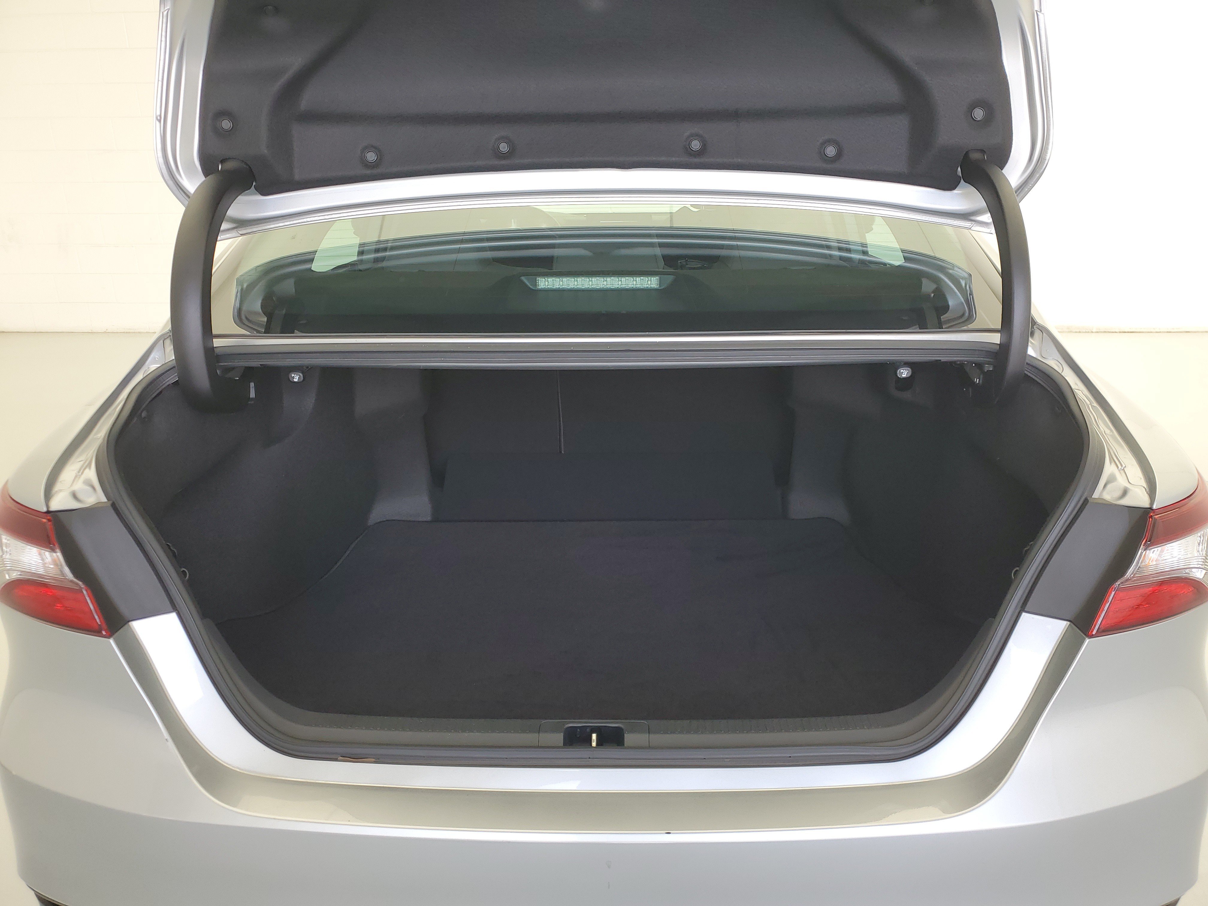 Used 2022 Celestial Silver Metallic Toyota LE image 10