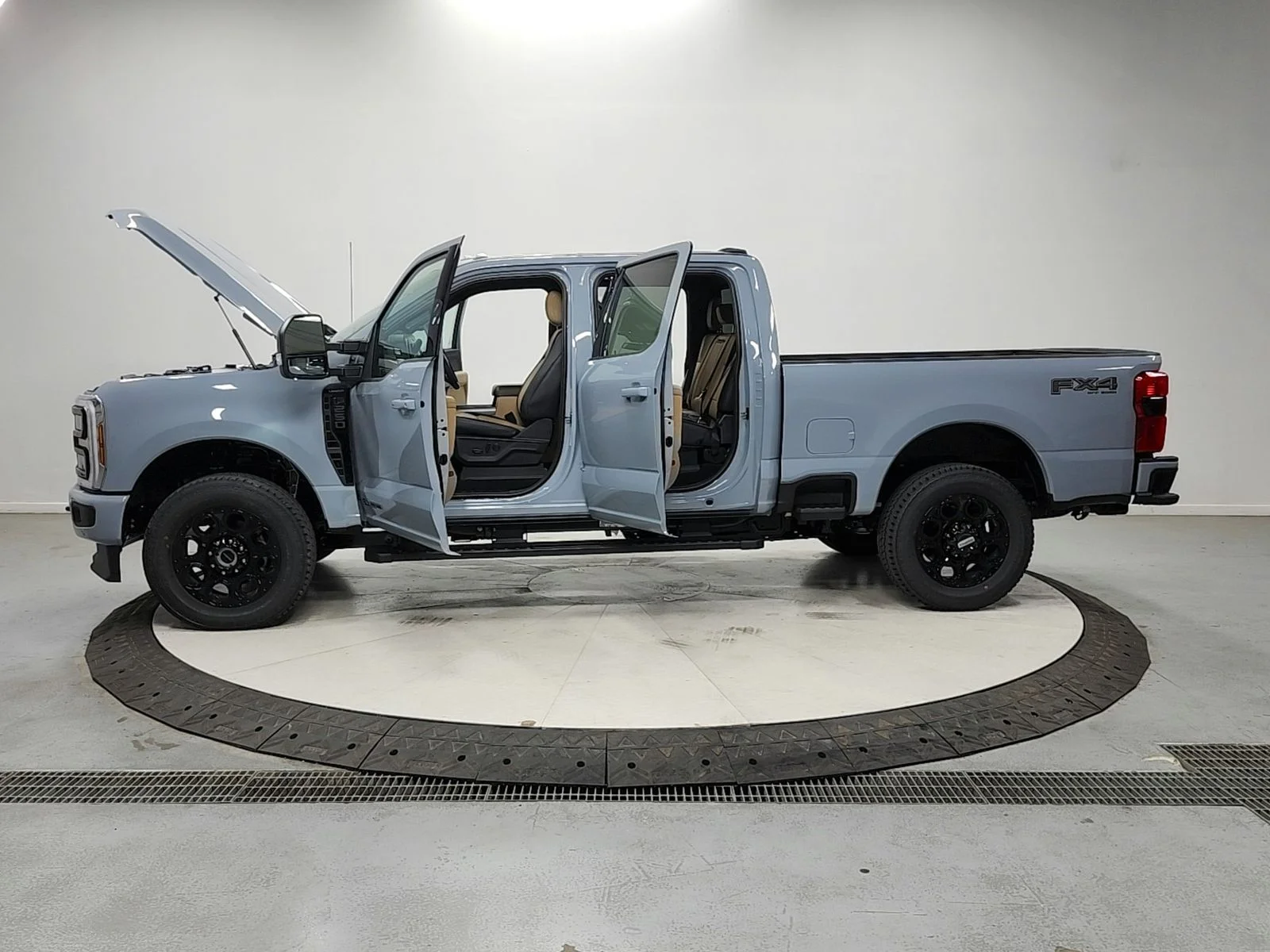 New 2026 Glacier Gray Metallic Tri-Coat Ford F-250® Lariat® image 12