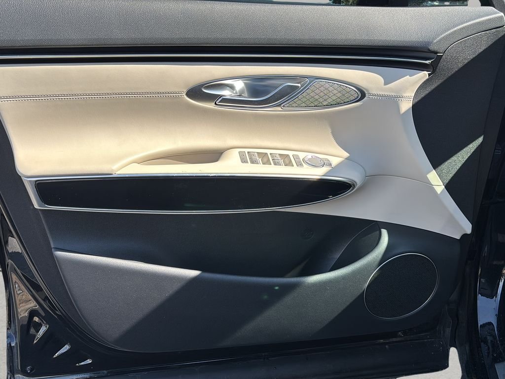 2025 GENESIS GV70 Standard - Photo 11