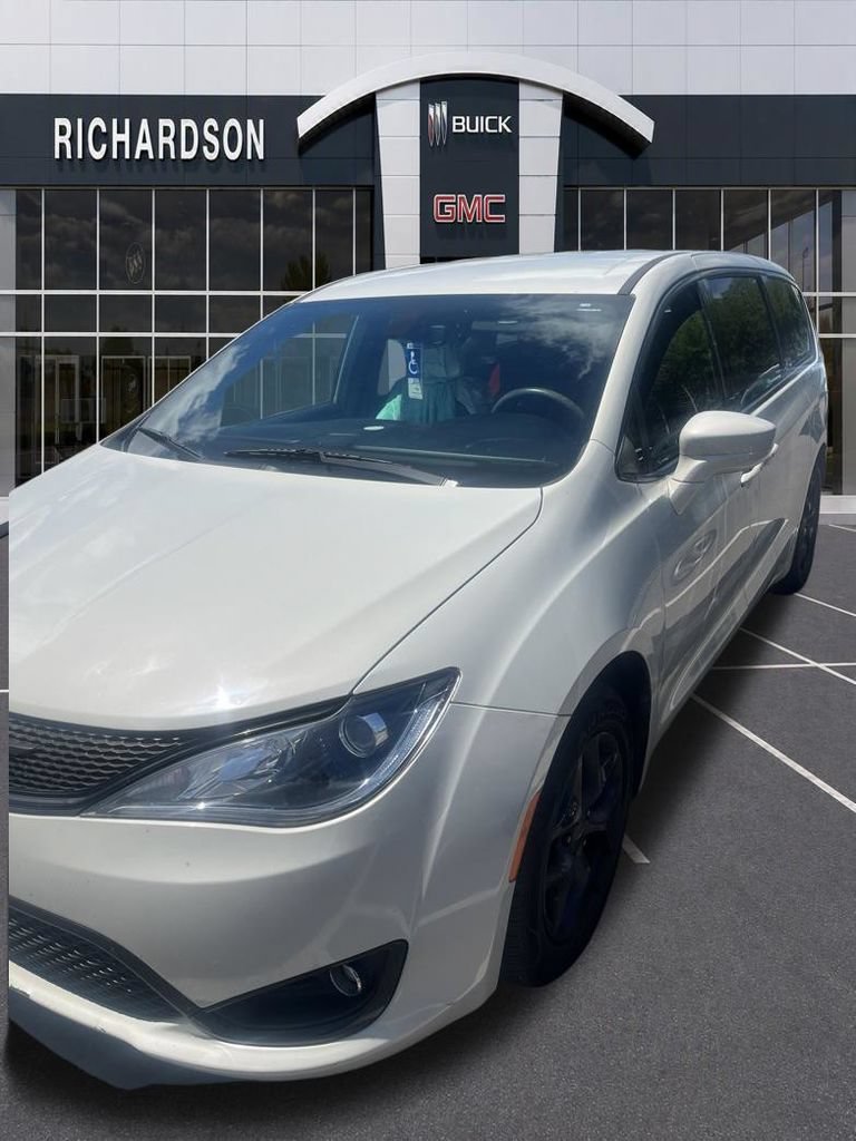 Used 2020 White Chrysler Touring image 13