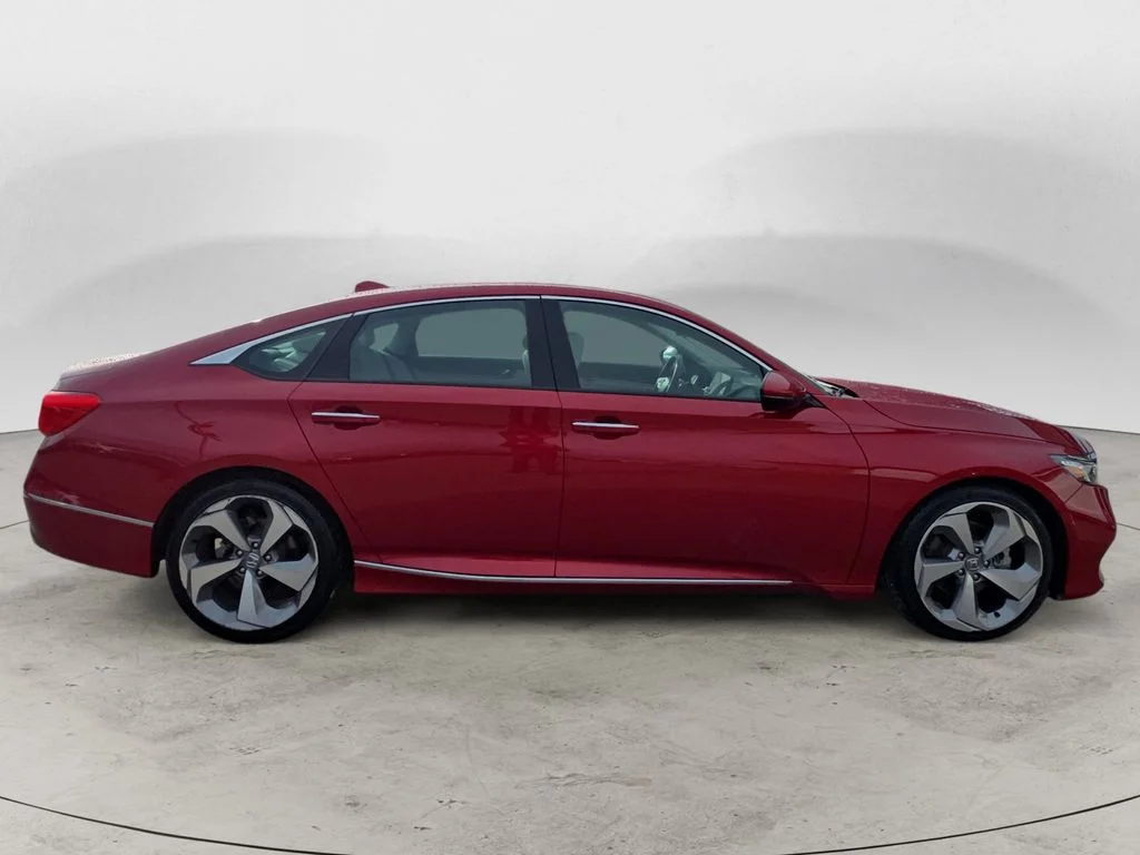 Used 2018 Red Honda Touring 2.0T image 4