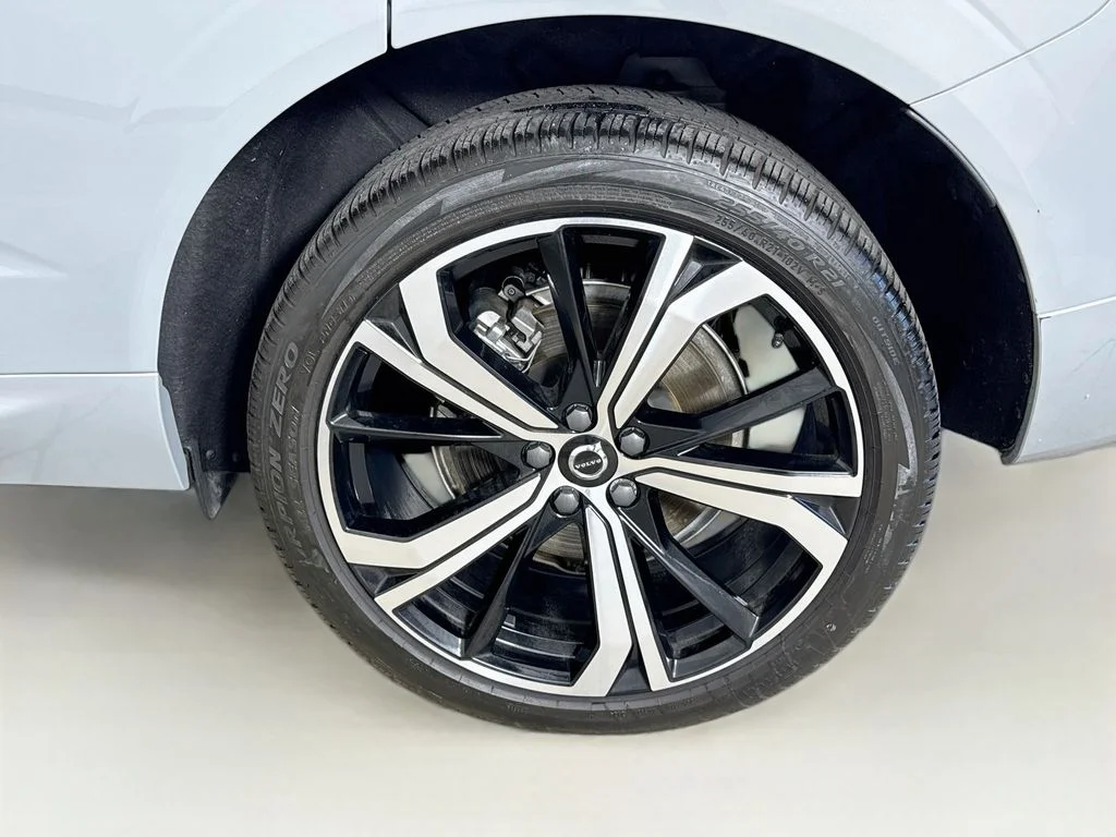 Used 2025 Gray Volvo T8 Ultra image 32