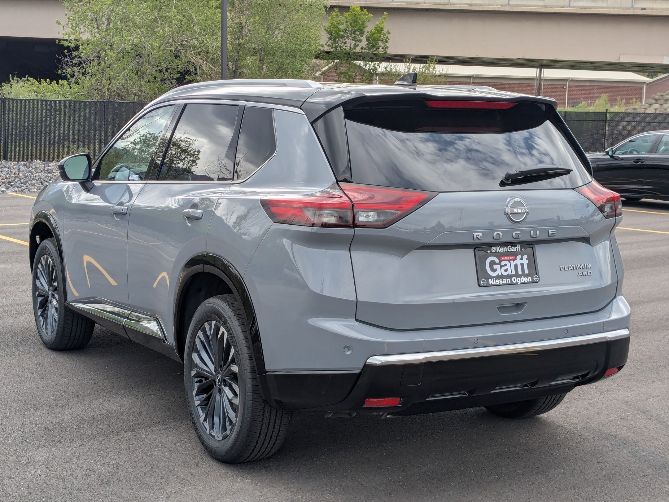 New 2026 Boulder Gray Pearl/Super Black Nissan Platinum image 5