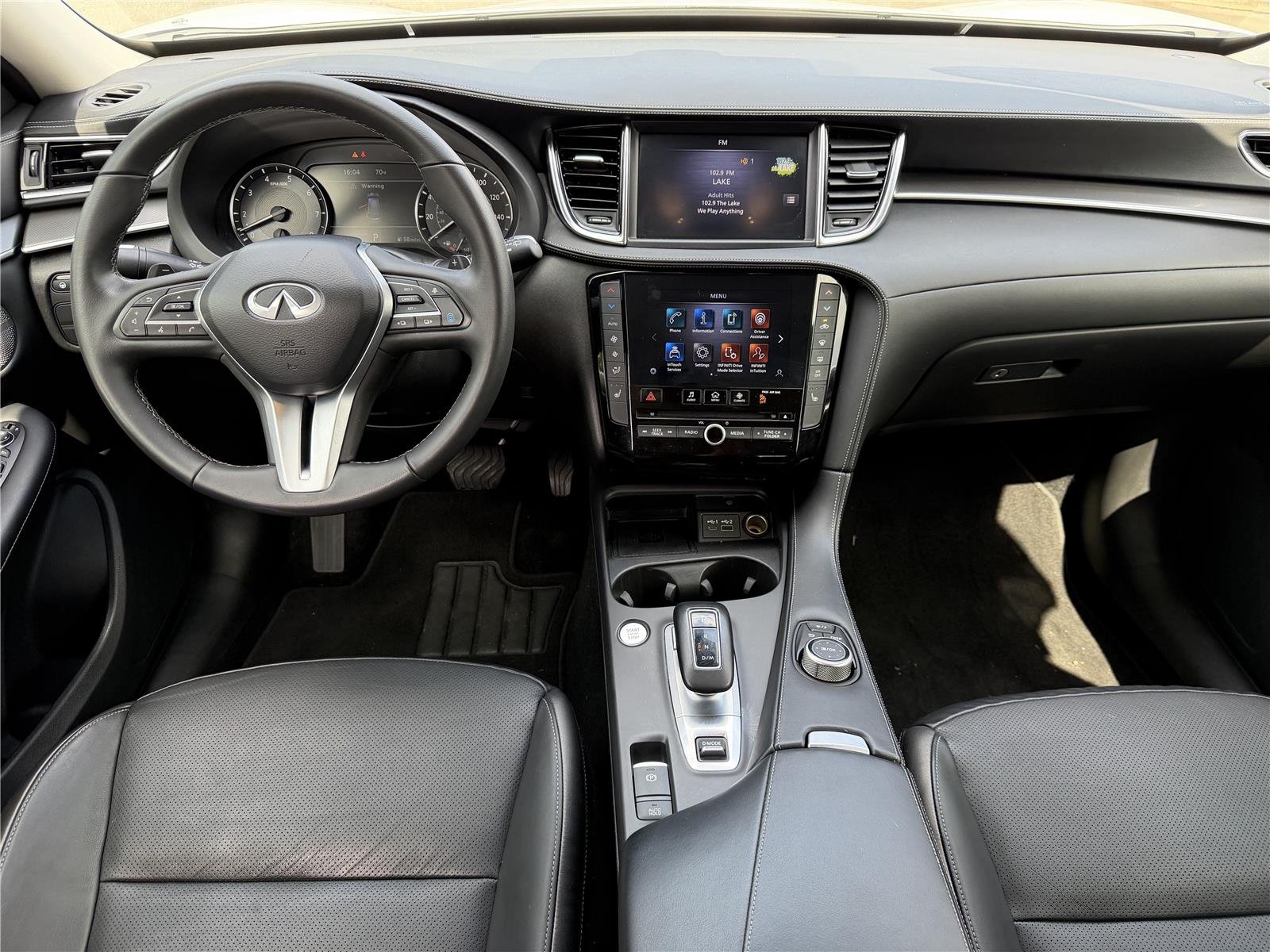 Used 2024 Radiant White INFINITI LUXE image 2