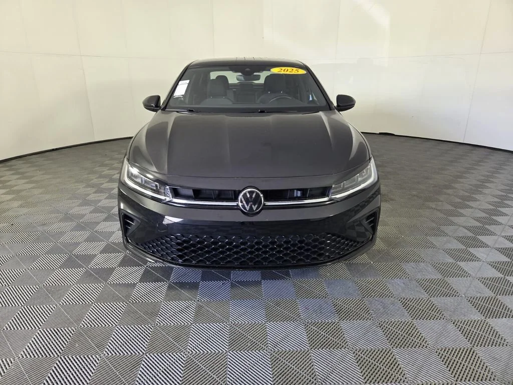 Used 2025 Black Volkswagen Sport image 3