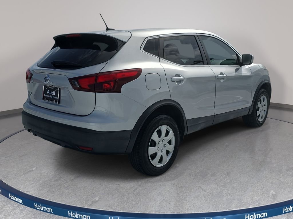Used 2019 Silver Nissan S image 8