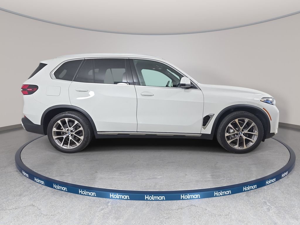 Certified Used 2025 Alpine White BMW xDrive40i image 4