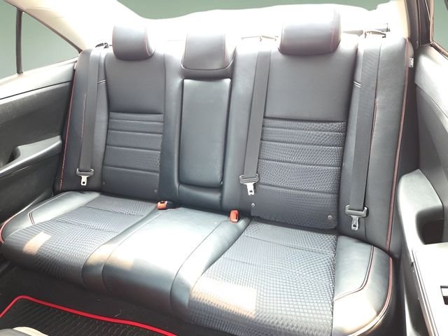 Used 2015 Black Toyota LE image 13