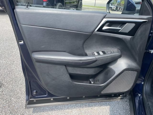 Used 2024 White Mitsubishi SE image 17