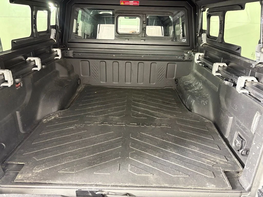 Used 2021 Gray Jeep Rubicon image 36