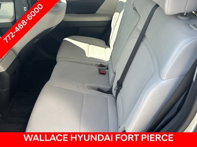 Used 2025 Silver Hyundai SE image 14