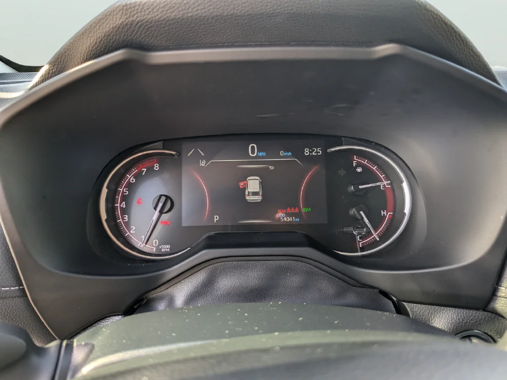 Used 2023 White Toyota XLE image 33