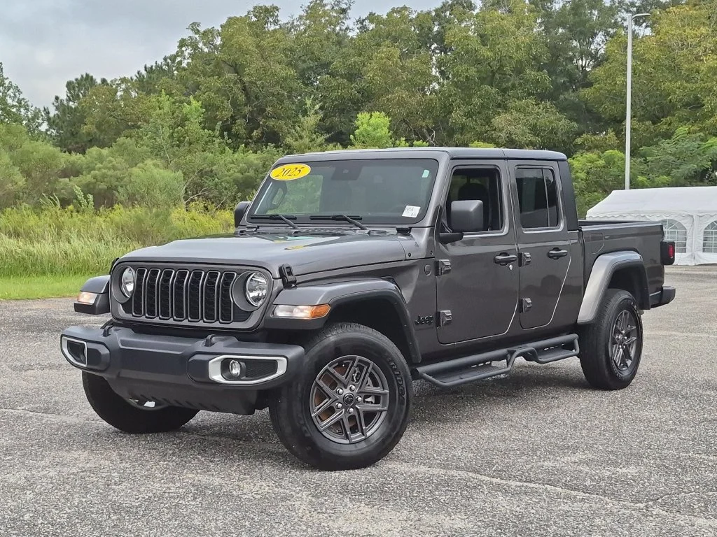 2025 Jeep Gladiator