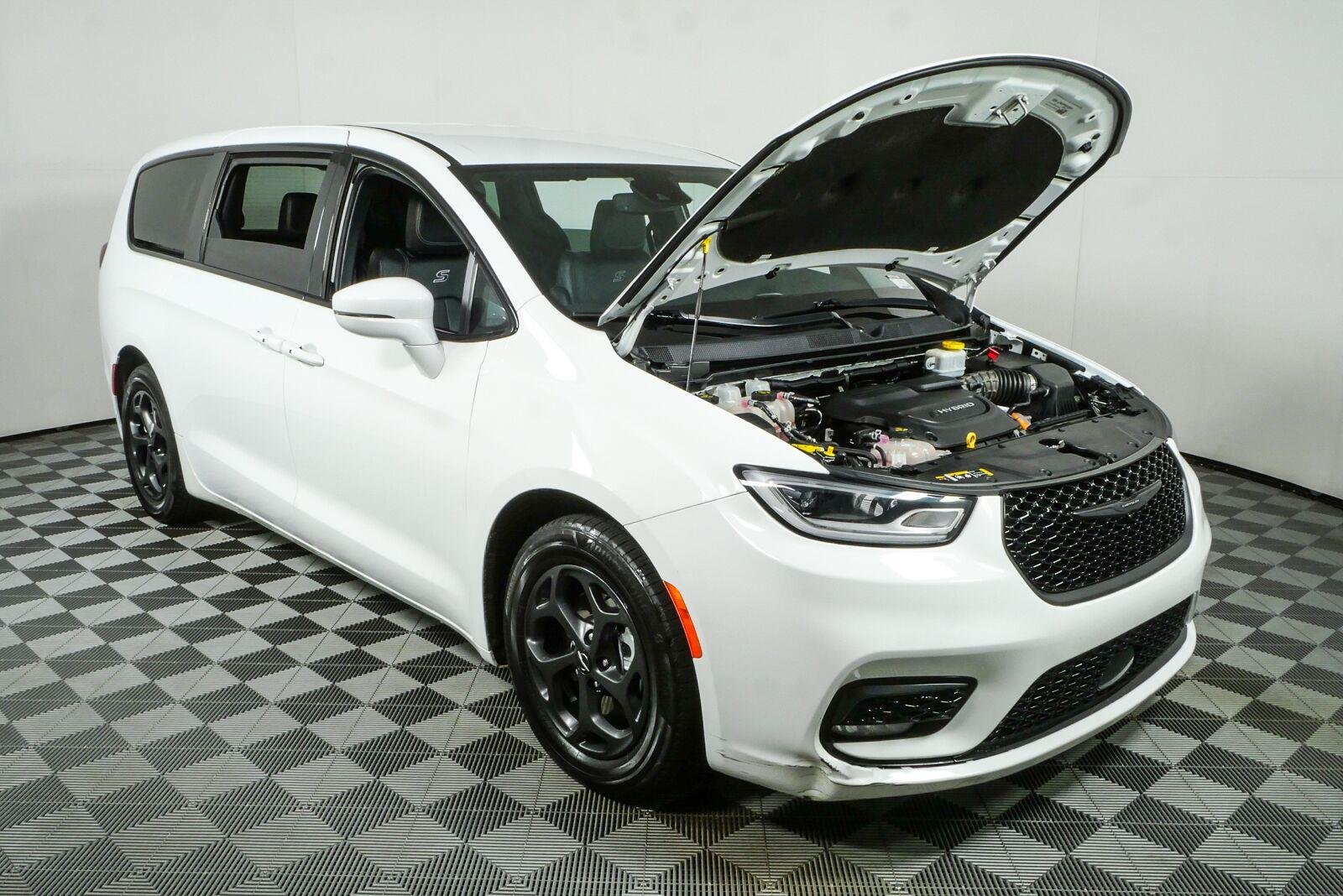 Used 2022 Bright White Clearcoat Chrysler Hybrid Touring L image 35