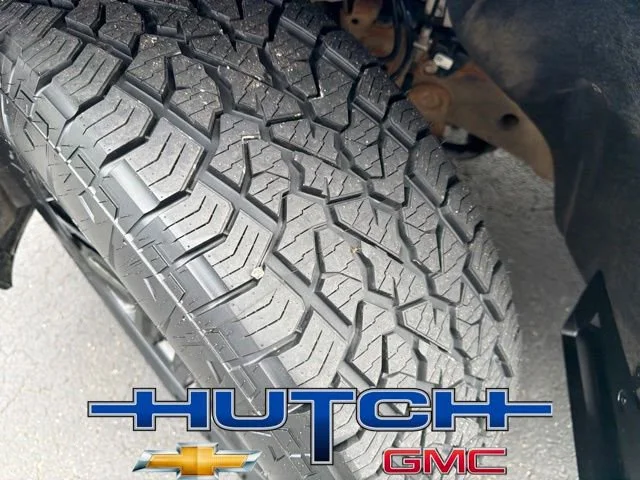 Used 2023 Glacier Blue Metallic Chevrolet Custom image 10