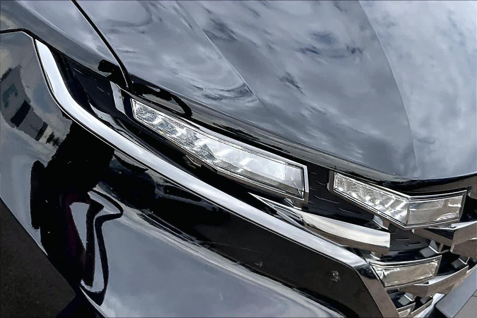 Used 2024 Phantom Black Hyundai Limited image 24