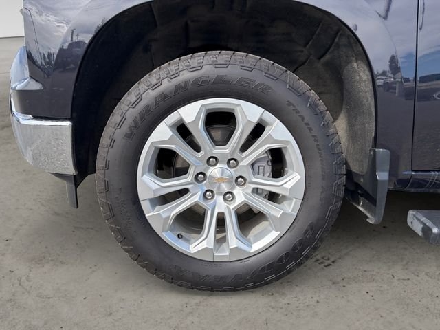 Used 2024 Gray Chevrolet LTZ image 9