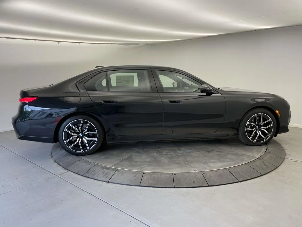 New 2026 Black BMW xDrive60 image 6