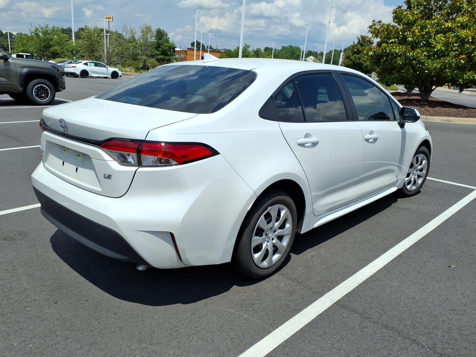 Used 2026 WIND CHILL PEAR TOYOTA LE image 3
