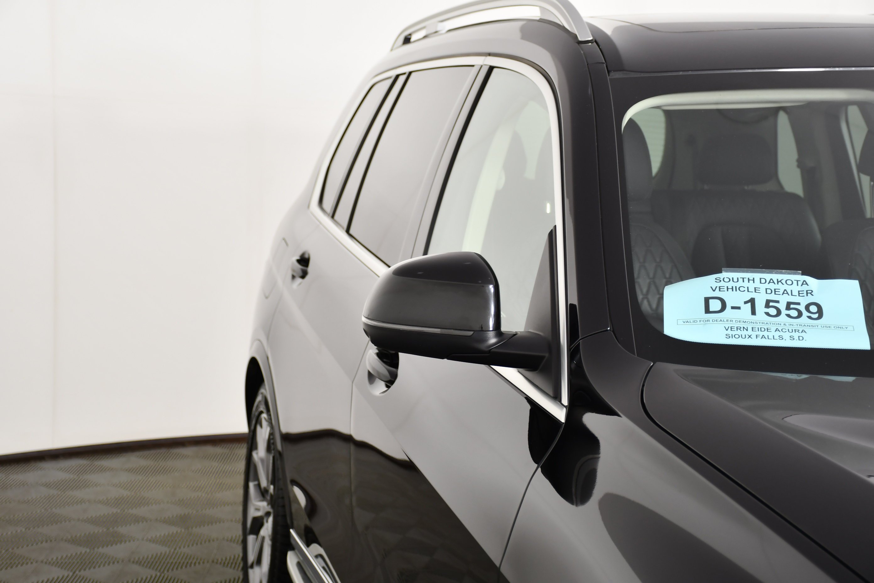 Used 2026 Black Sapphire Metallic BMW xDrive40i image 14