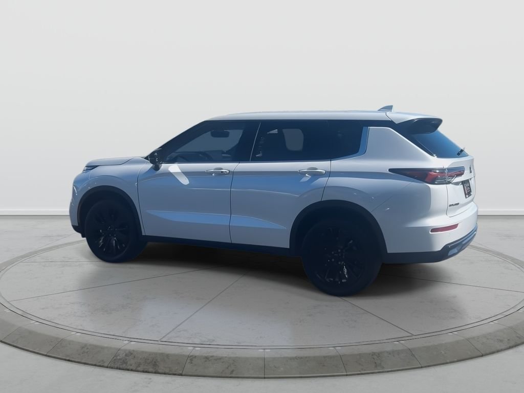 New 2026 WHT DIAMOND Mitsubishi LE image 4