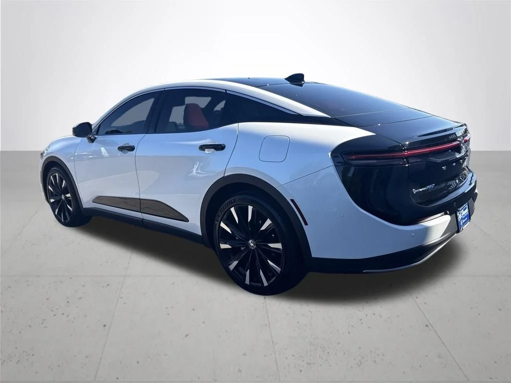 Used 2026  Toyota Platinum image 9