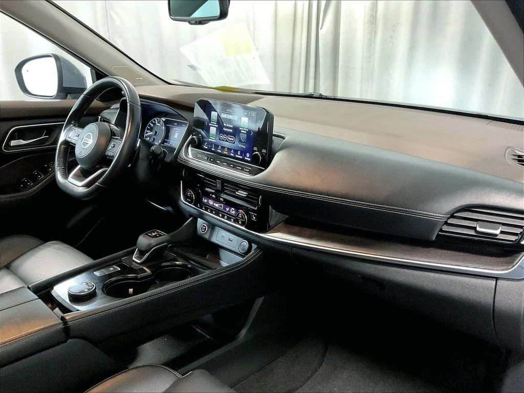 Used 2021 Gray Nissan SL image 14