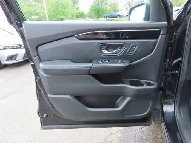 2023 Honda Pilot Touring - Photo 19