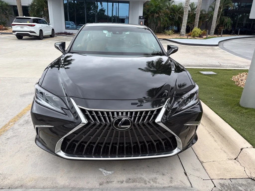 Used 2025 Caviar Lexus 300h image 6
