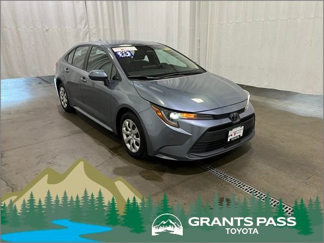 Certified Used 2025  Toyota LE image 1