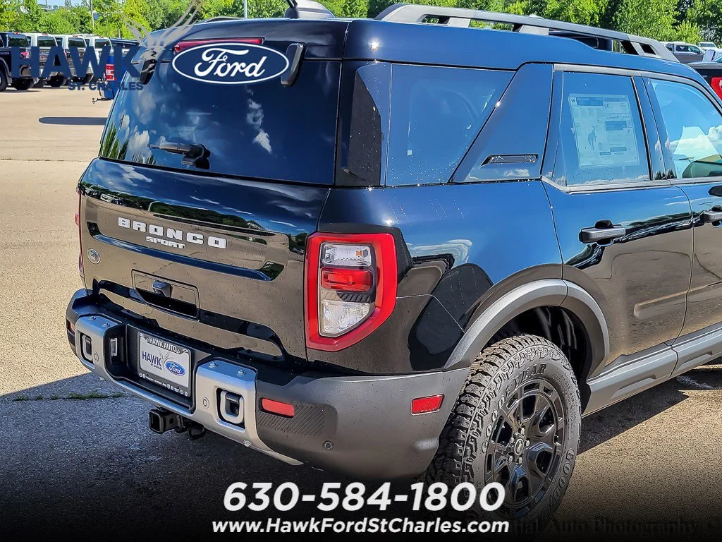 New 2025 Shadow Black Ford Outer Banks® image 5